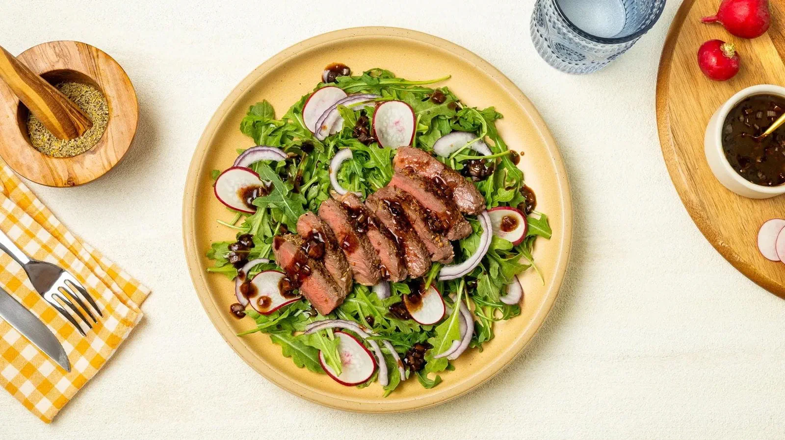 webimage-ICBINBSteakSalad1-Steak-and-Arugula-Salad